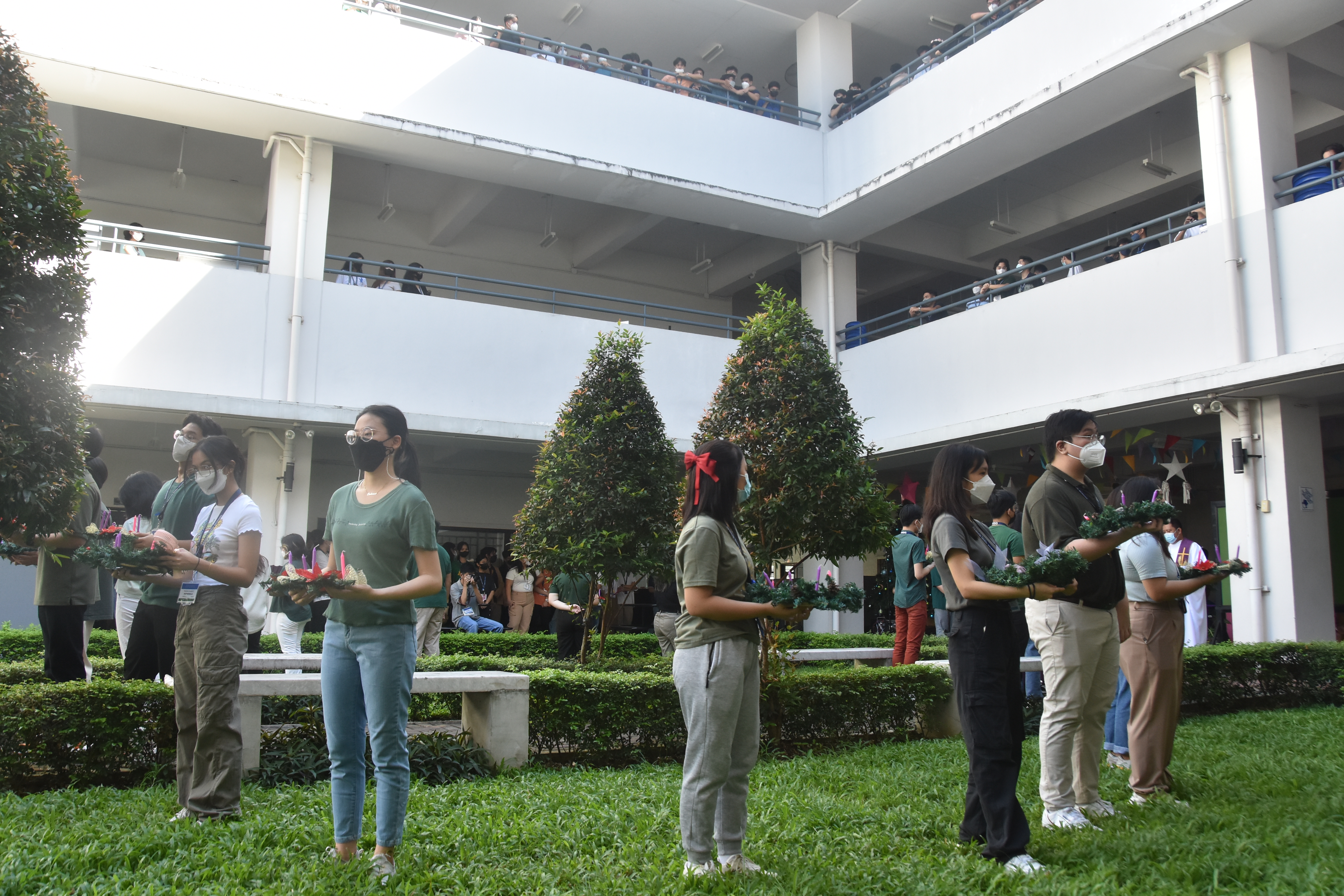 The Grade 12 Advent wreath para-liturgy 
