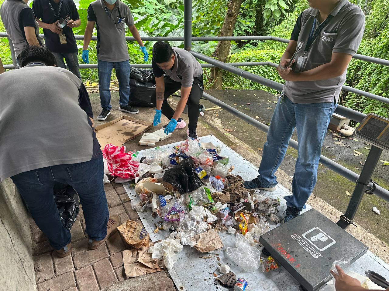 Sorting process of the Waste Analysis and Characterization Survey 