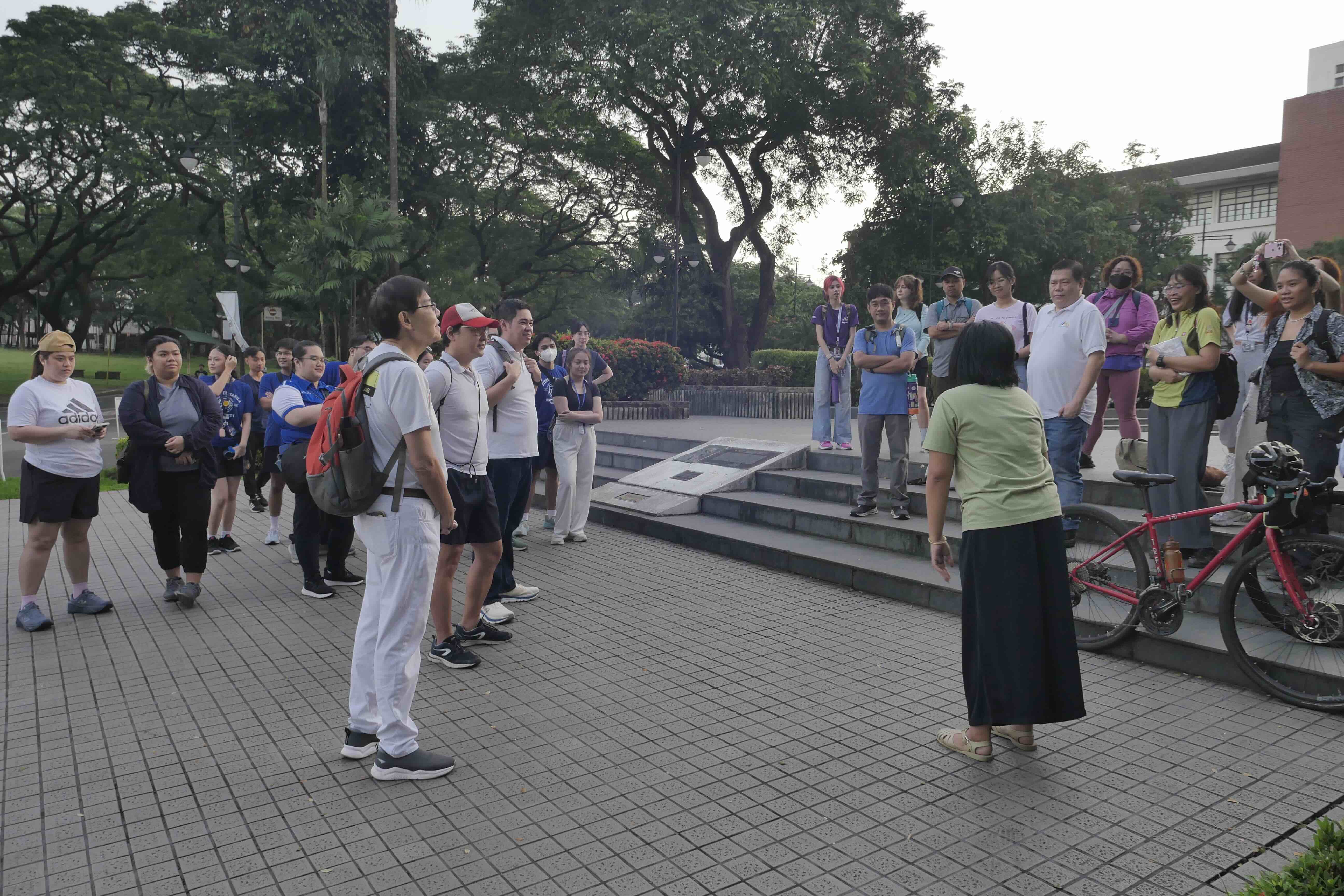 Community Walk participants gather at the University of the Philippines (UP) Diliman Oblation (Photo credit: George Buid) 