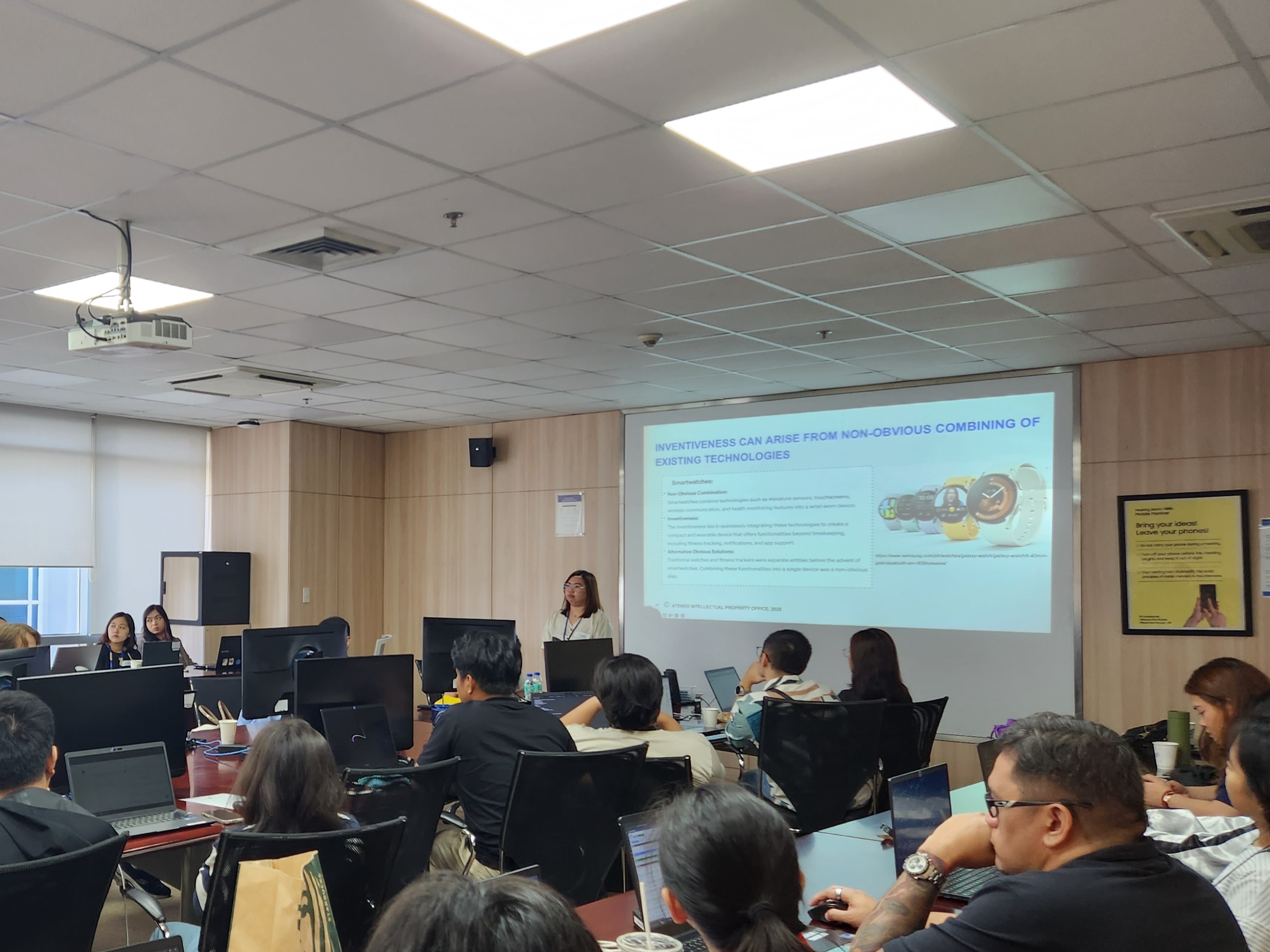 Image: Ms Fatallo delivering a presentation on the different patentability requirements, explaining the criteria that an invention must meet to qualify for patent protection, including novelty, inventive step, and industrial applicability.