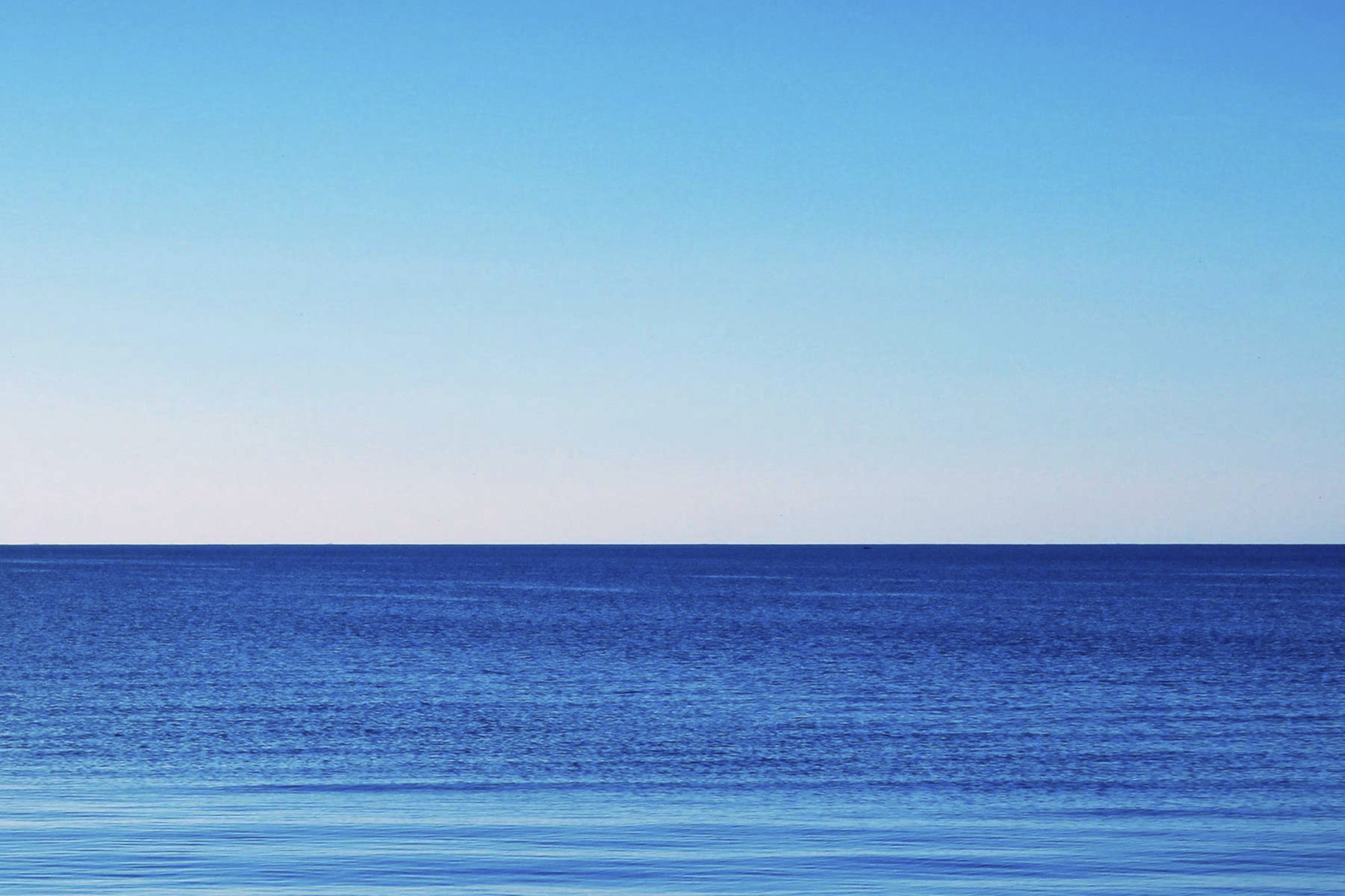 Isabel and Alfredo Aquilizan, From the series Horizon Line, 2013-2022, 230 Postcards (collected images from the Internet), 10.5 x 14.8 cm each. Courtesy of the Artist.