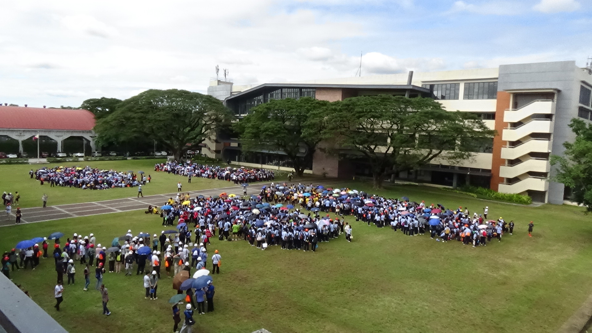 SIX MINUTES by Chris de Luna 