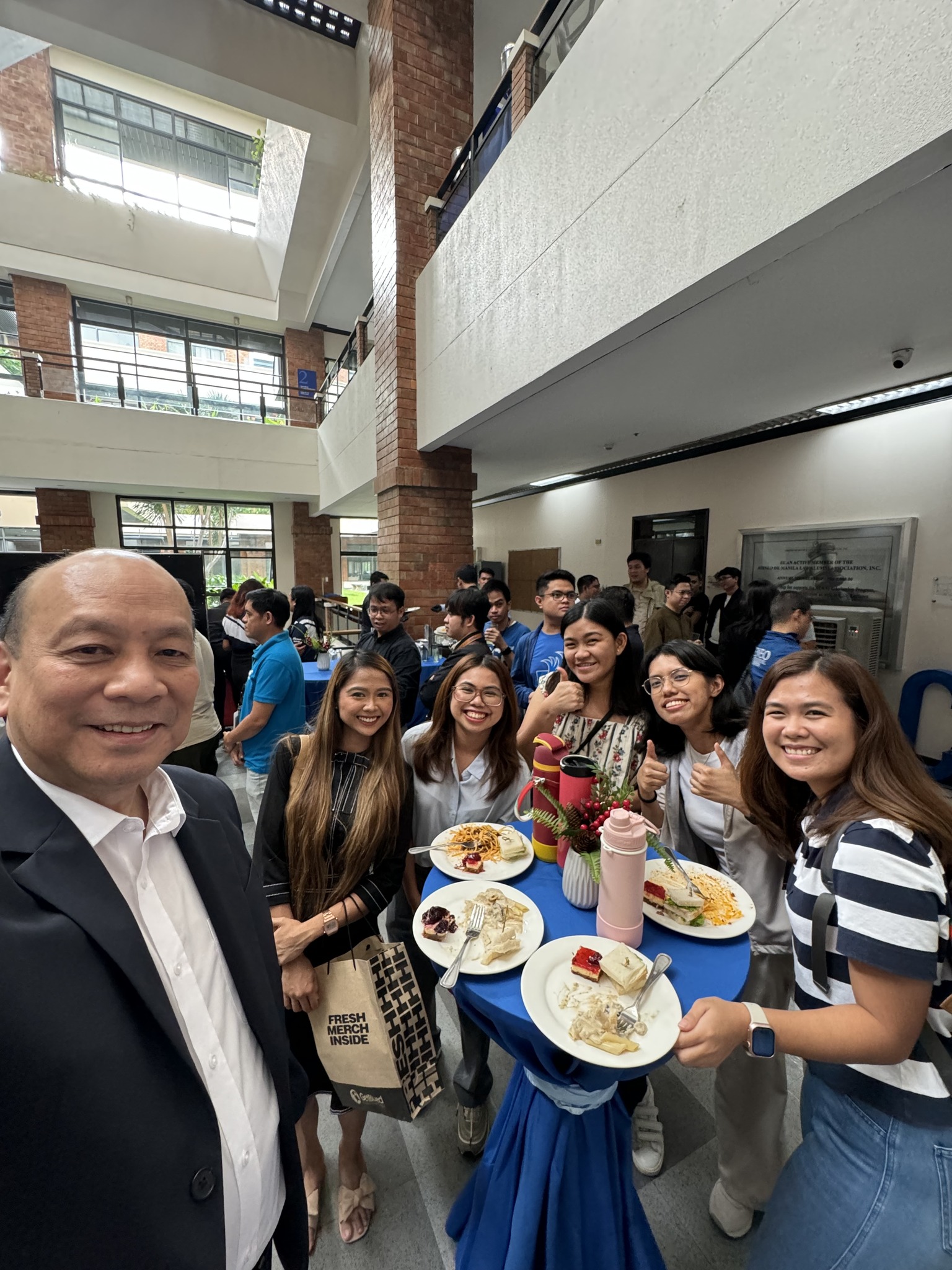 These freshies taught me how to shoot a "Gen-Z" selfie.