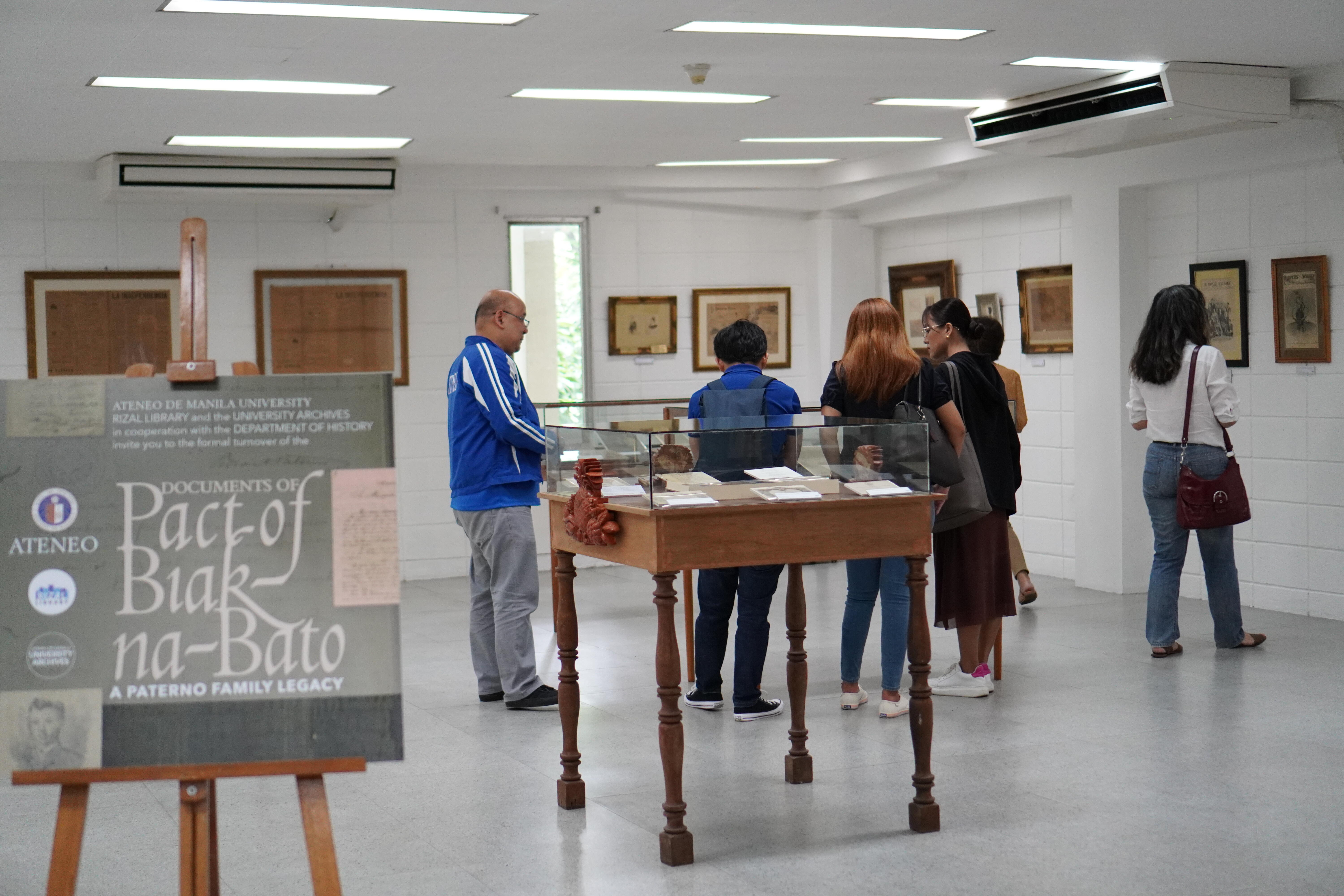 ‘History in the Age of Disinformation’ attendees explore the university’s rare finds in the Special Collections Tour in the Old Rizal Library.