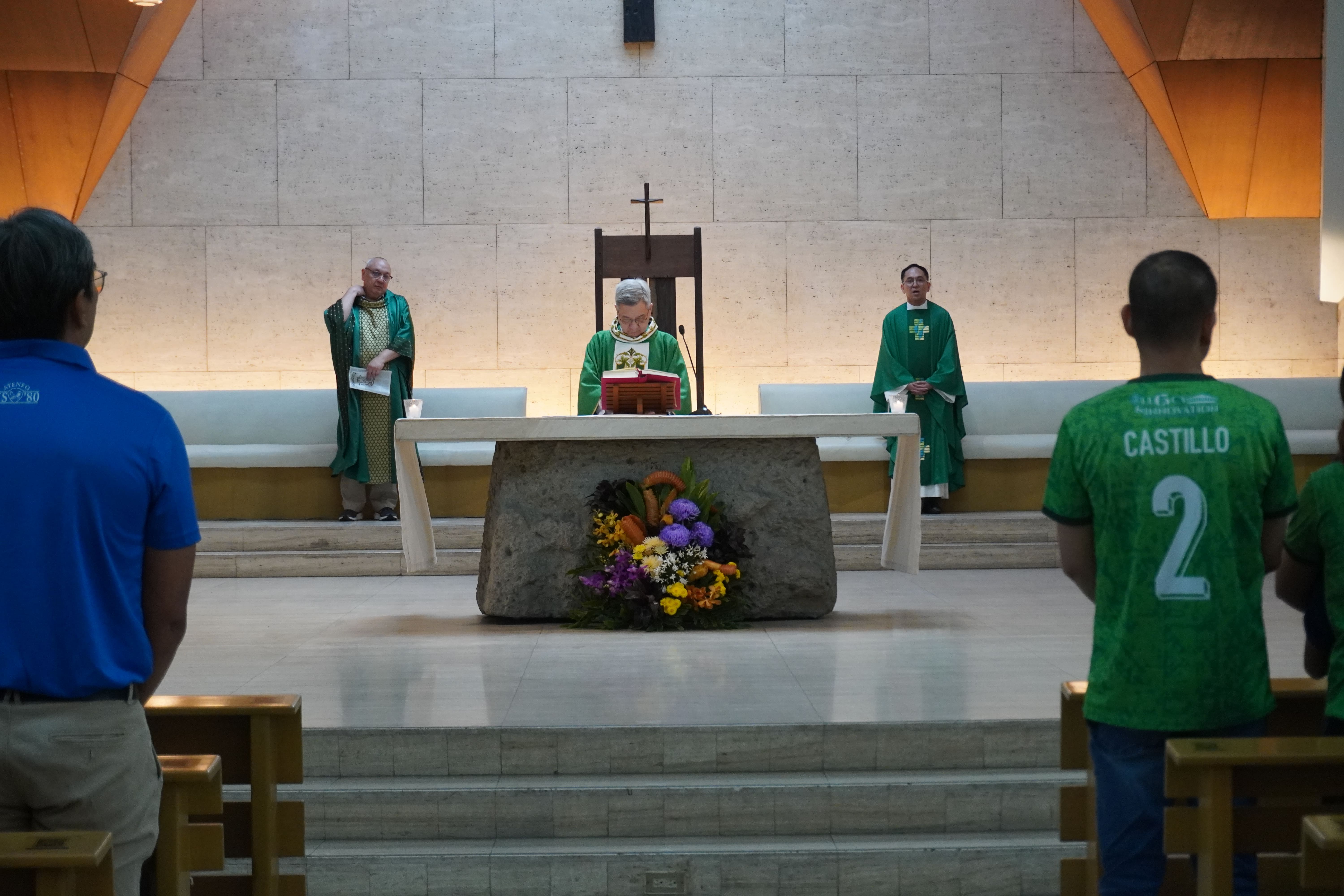 Left to Right: Office of University Development & Alumni Affairs (OUDAA) Director Fr. Norberto L. Bautista, S.J., Ateneo de Manila President Fr. Roberto C. Yap, S.J., and Ateneo Junior High School Chaplain Fr. Mamert B. Mañus. 