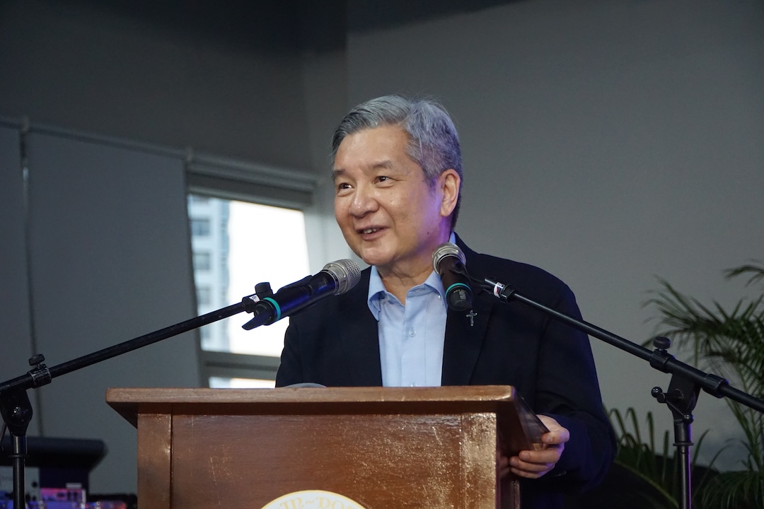 Fr Roberto C Yap SJ delivers the closing remarks