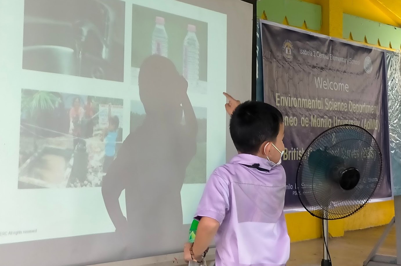 A student from Isabela-3 Central Elementary School interacts with the lecture on groundwater.
