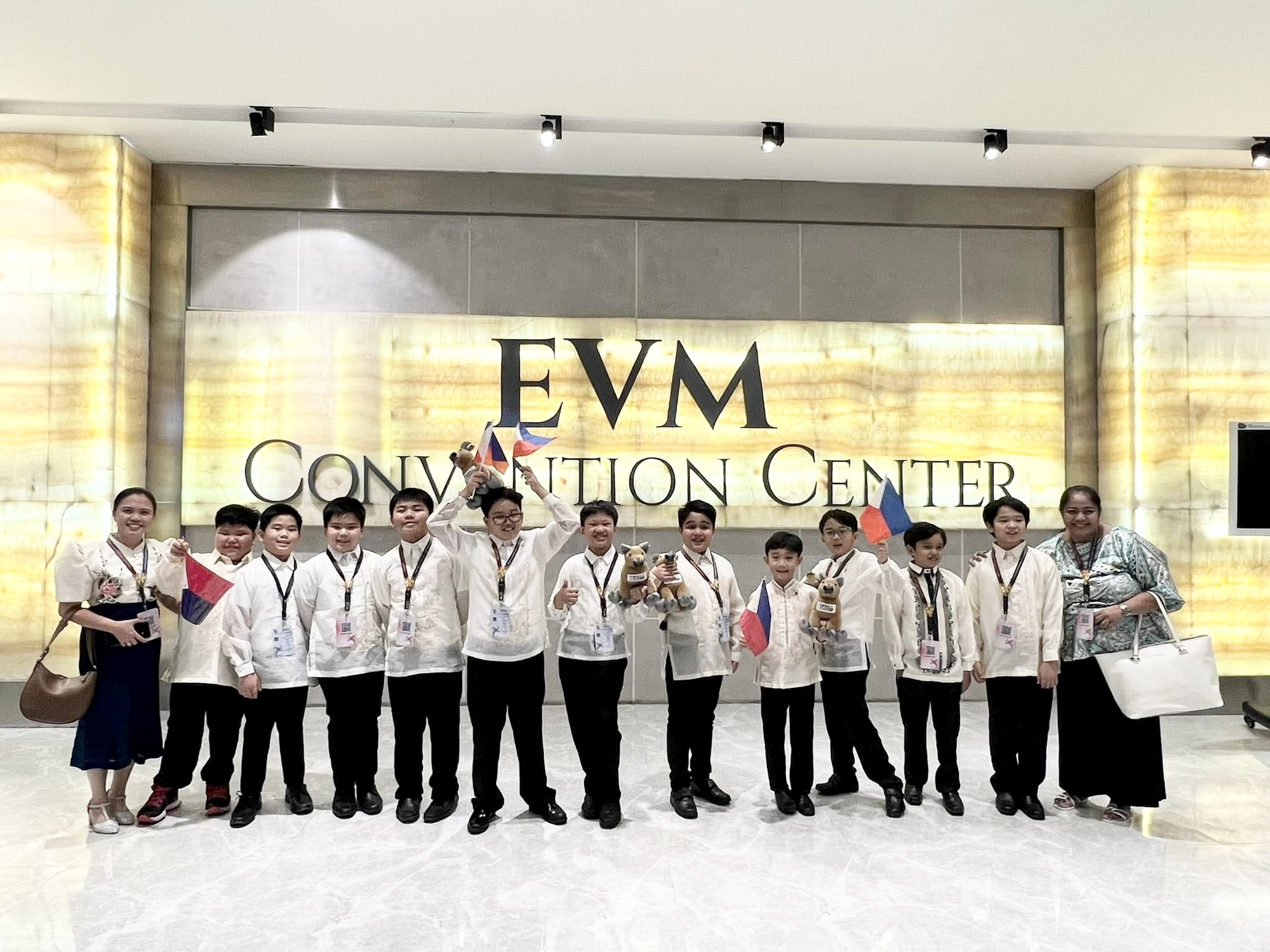 (L-R) Rose De Jesus, Gabb Nucum, Leo Bondoc, Xavi Bondoc, Rav Vergara, Shun Sato, Russ de Belen, Arvie Gelbolingo, Kiel Co, Arthas Del Rosario, Migo Gumawid, Vico Babaran, and Marie Guevara were among the AGS coaches and participants who participated in the PhIMO Final Round 2024 onsite 