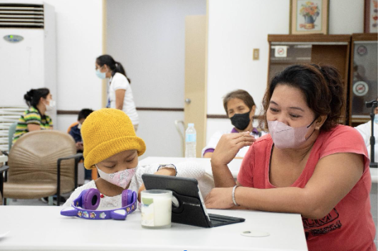 A cancer patient from PGH interacting with Grade 4