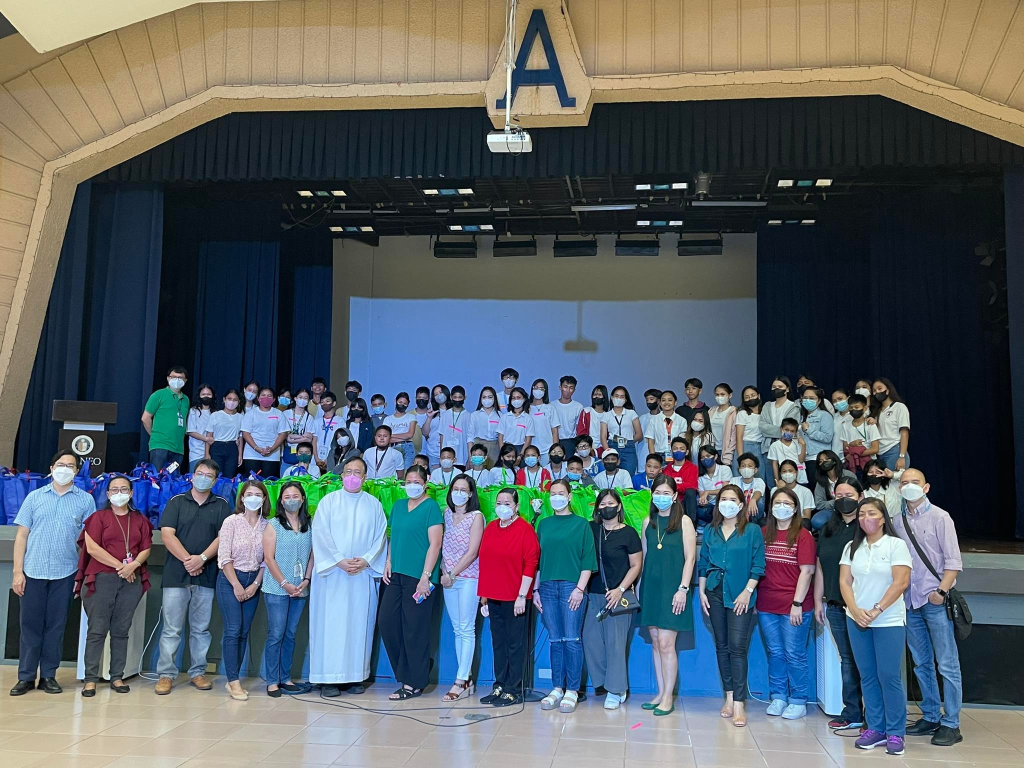 Grade 6 Christmas Gift Giving