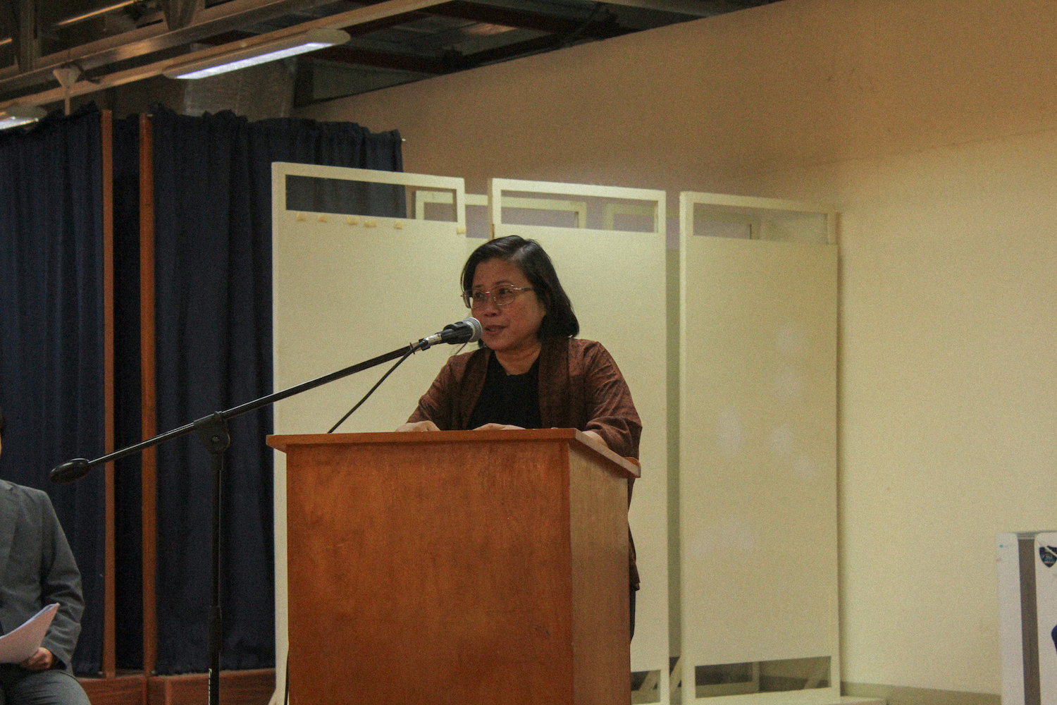 Dr Saloma-Akpedonu delivers her closing remarks and thanks those involved in the successful launch of the digital library