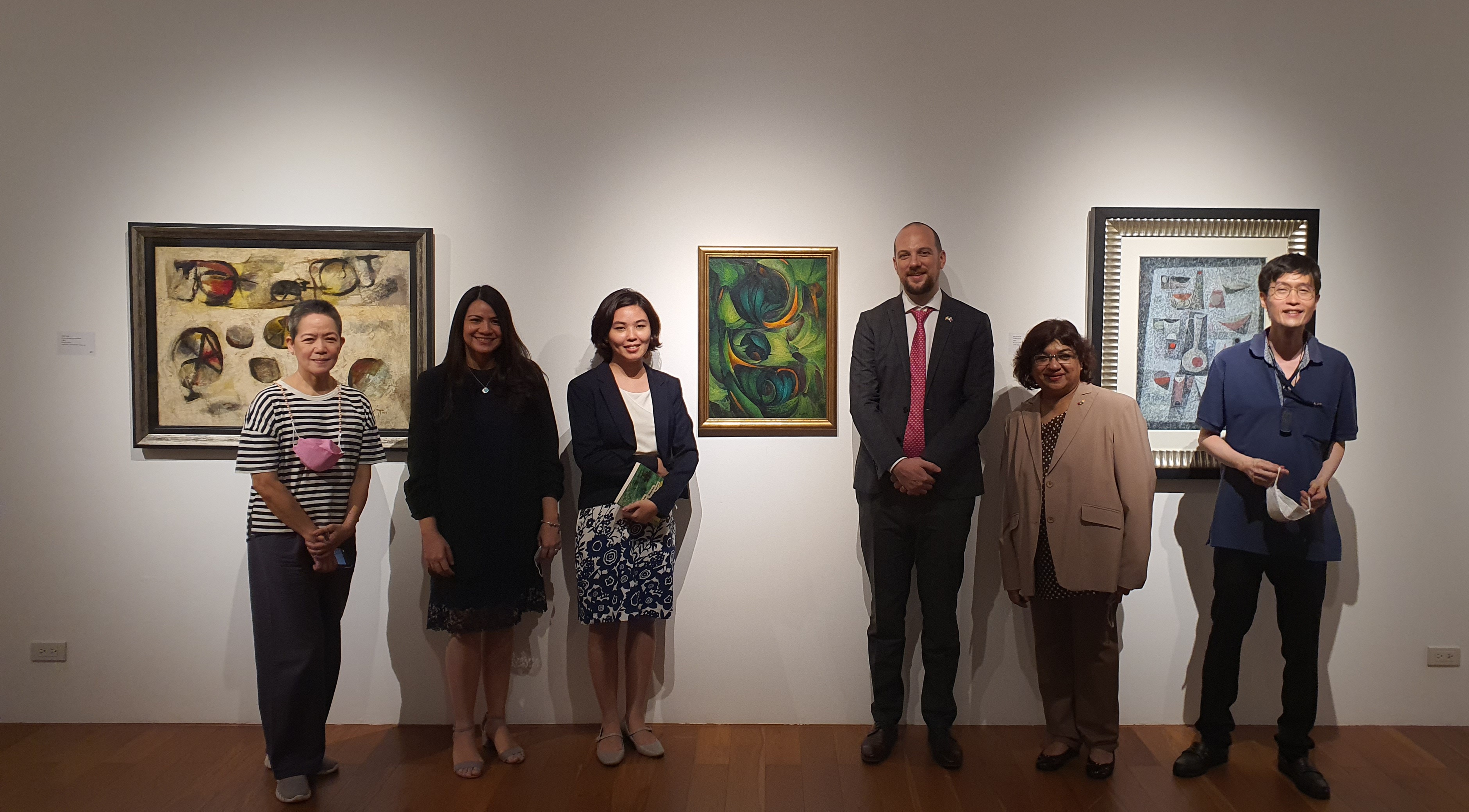 Irish ambassador to the Philippines visits Ateneo