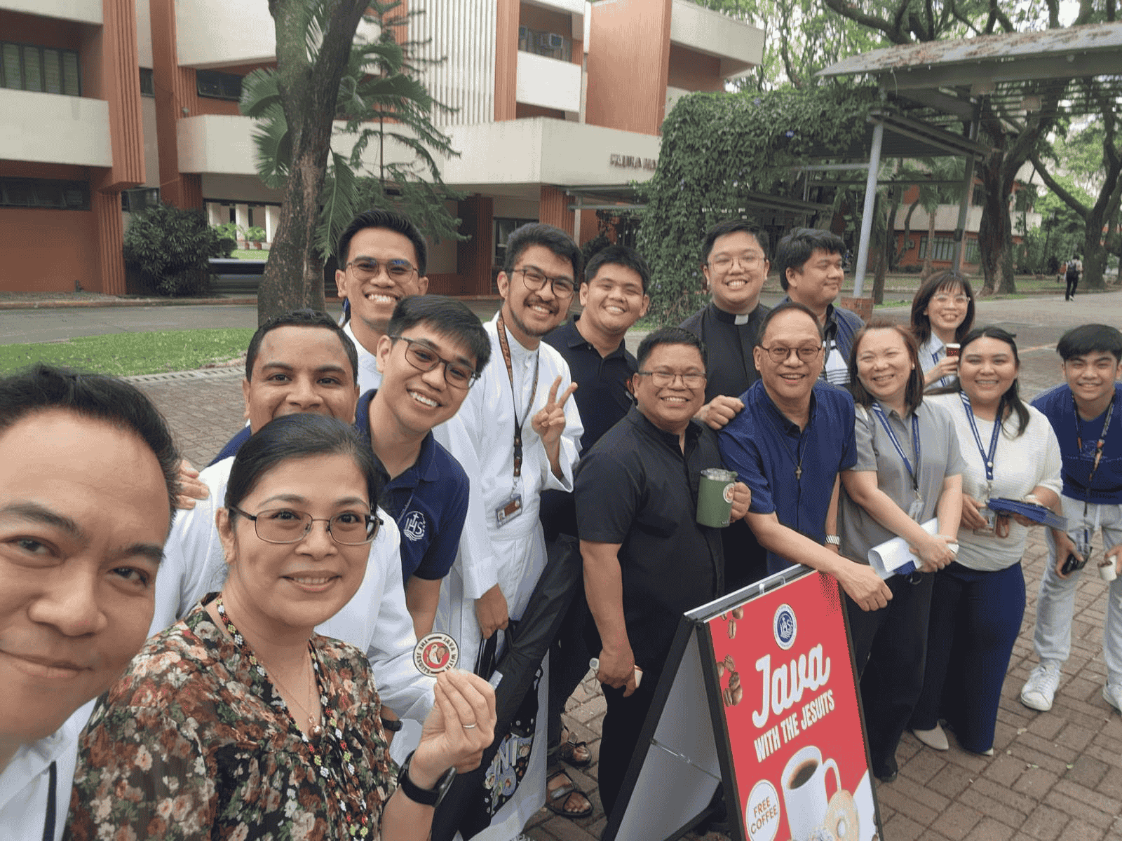 OUDAA members pose with the Jesuits and formators  