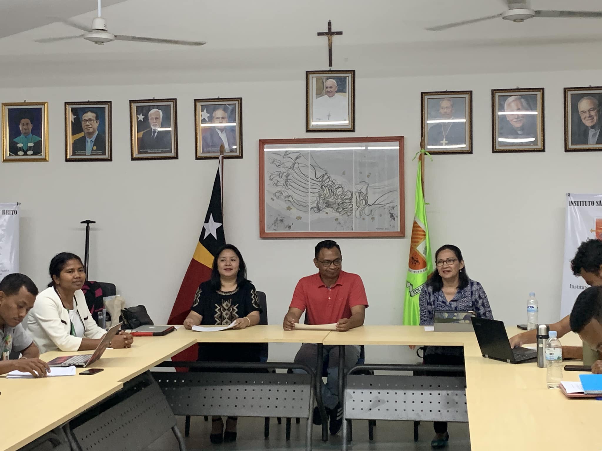 Photo 2: Instituto de São João de Brito (ISJB) Teacher Training Program with the  School President, training participants, and the ACELT Trainers