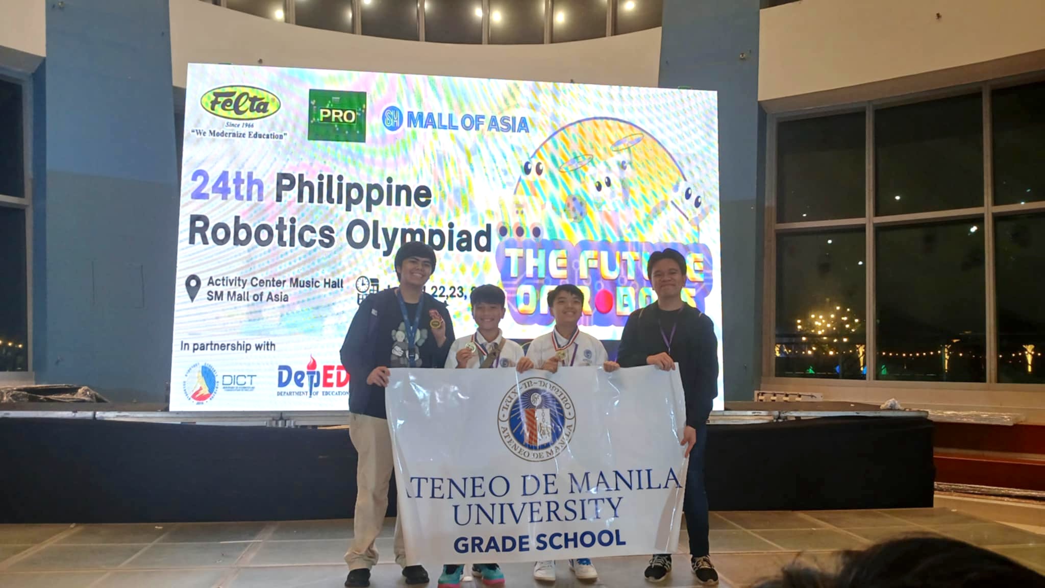 (L-R) Mr. Luis Aenlle, Joaquin Sanchez, Ynigo Tipan, Mr. Cristian Ballena