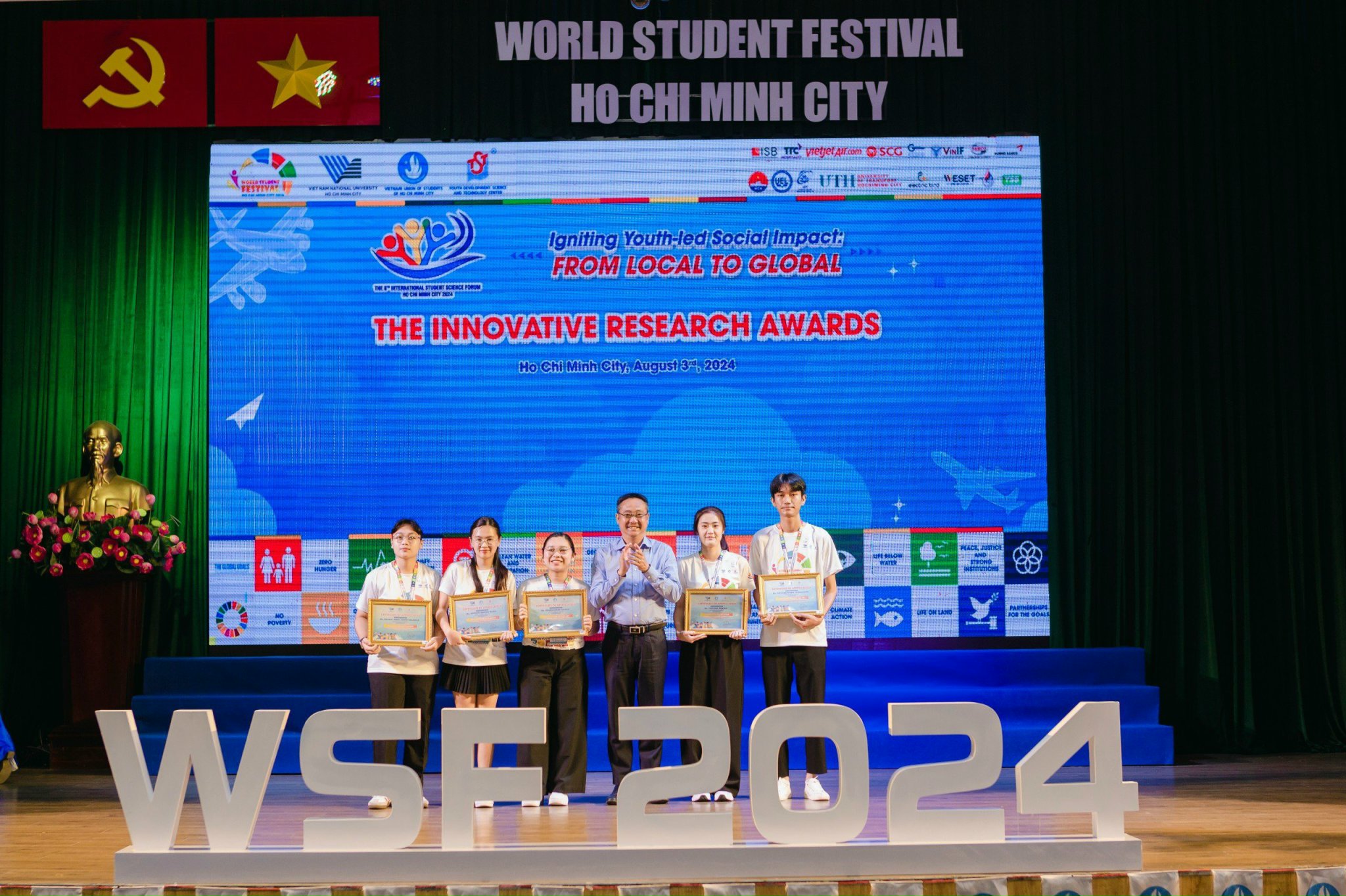  Atenean juniors Micah Shane Calivo, Katelyn Xanthe Nable, and Sophia Carla “Matti” David Valencia won the Most Innovative Research Award for their project SDGConnect