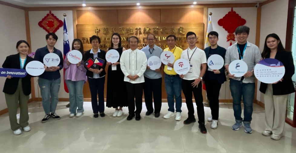 Group photo at the Taiwan Center