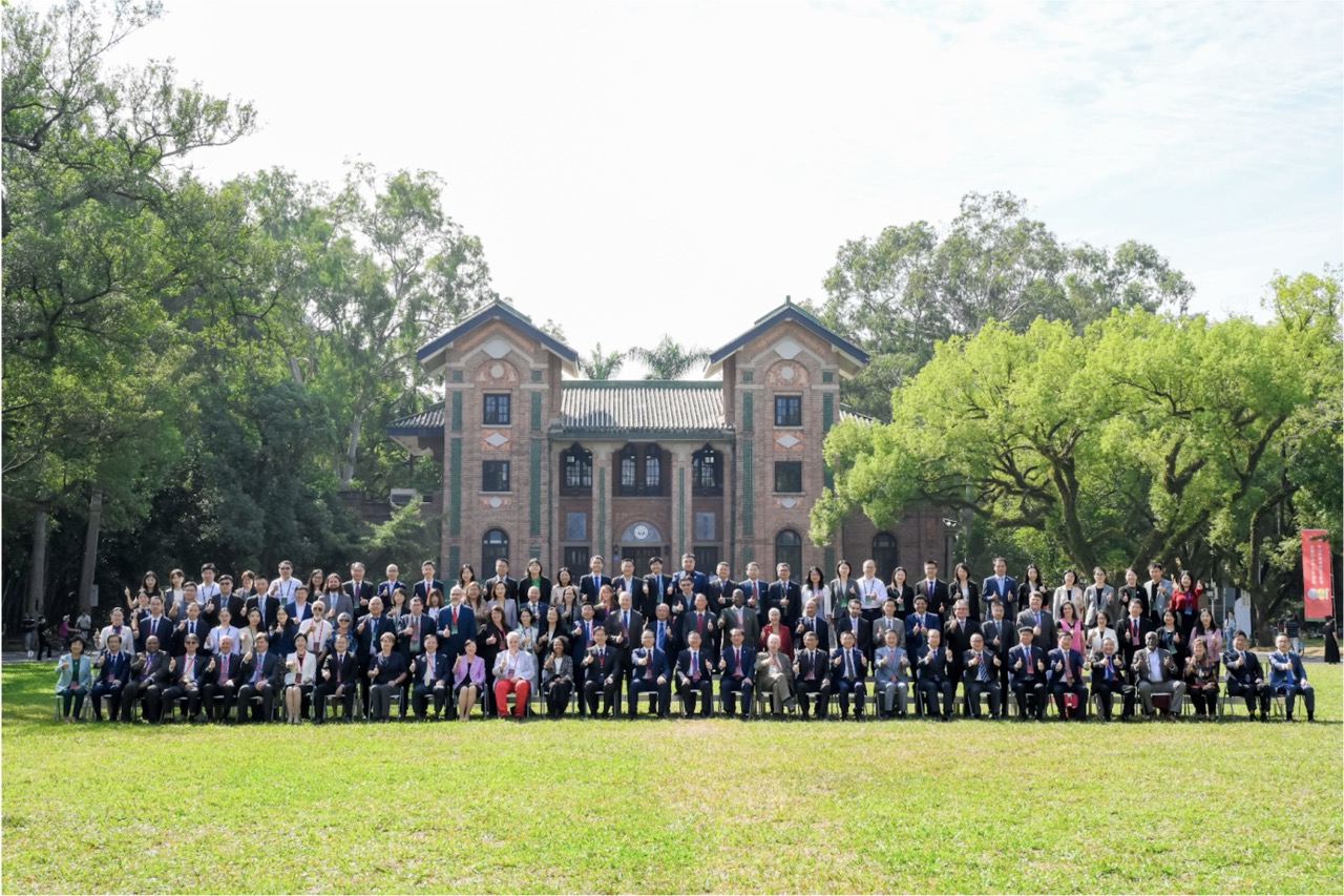 University Presidents and guests during the SYSU Centennial Celebration (Photo from SYSU)