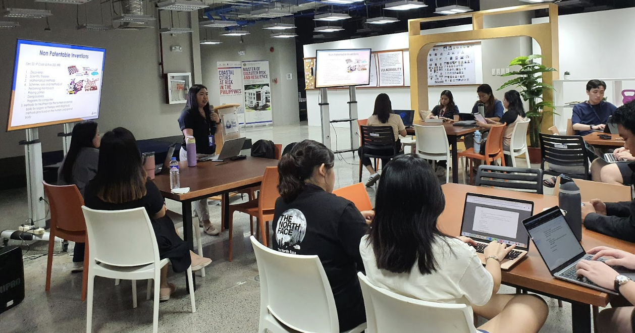 Ms Fatallo discussing IP awareness to Chem Students