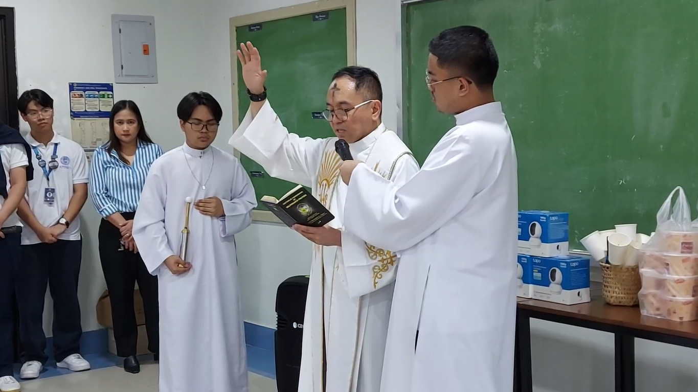 Fr Mamert opening the ceremony with a paraliturgy