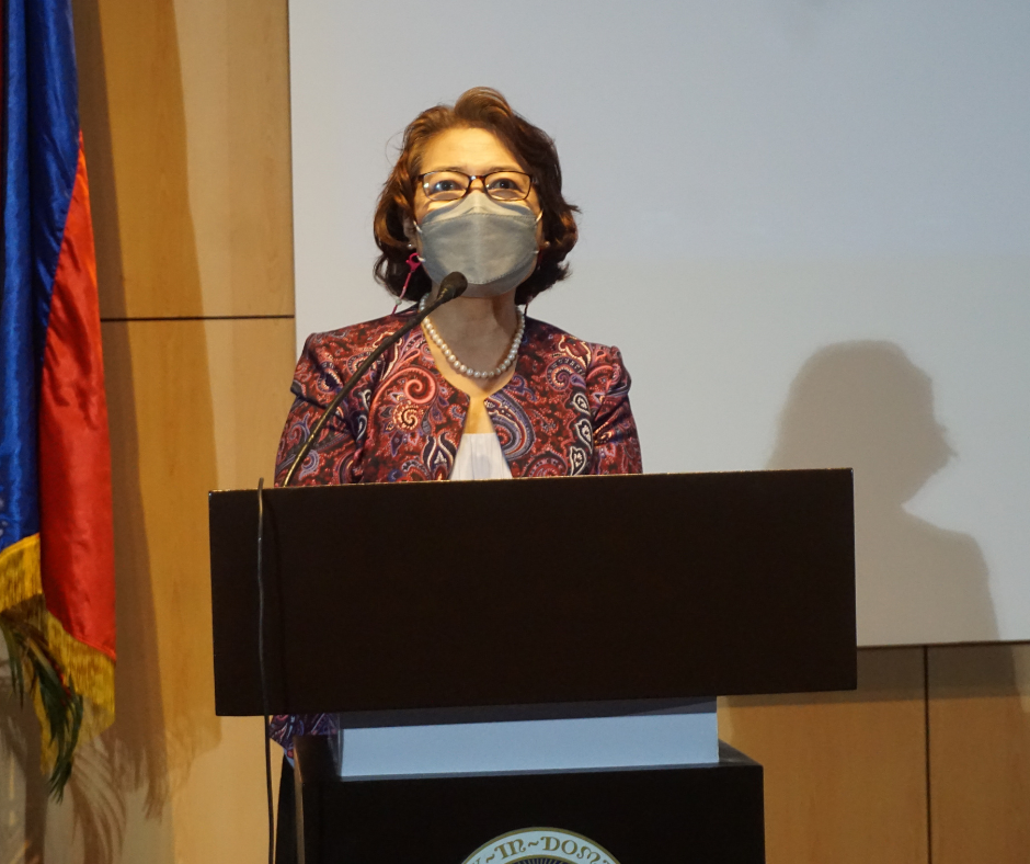 Dr Maria Luz C Vilches 