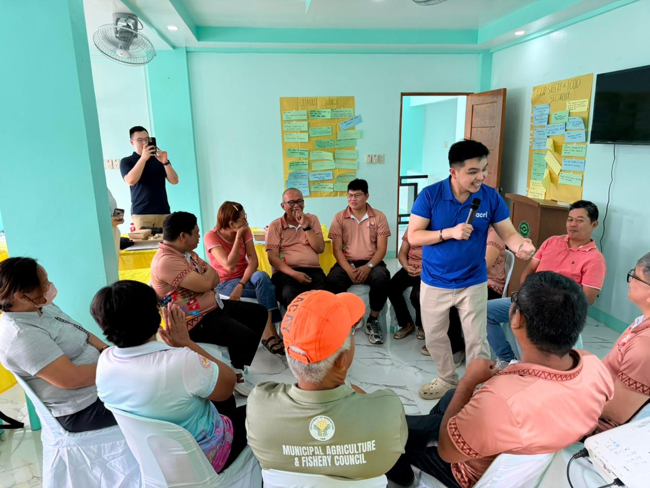 Dr. Gelo Apostol facilitating One Health exercises with council members