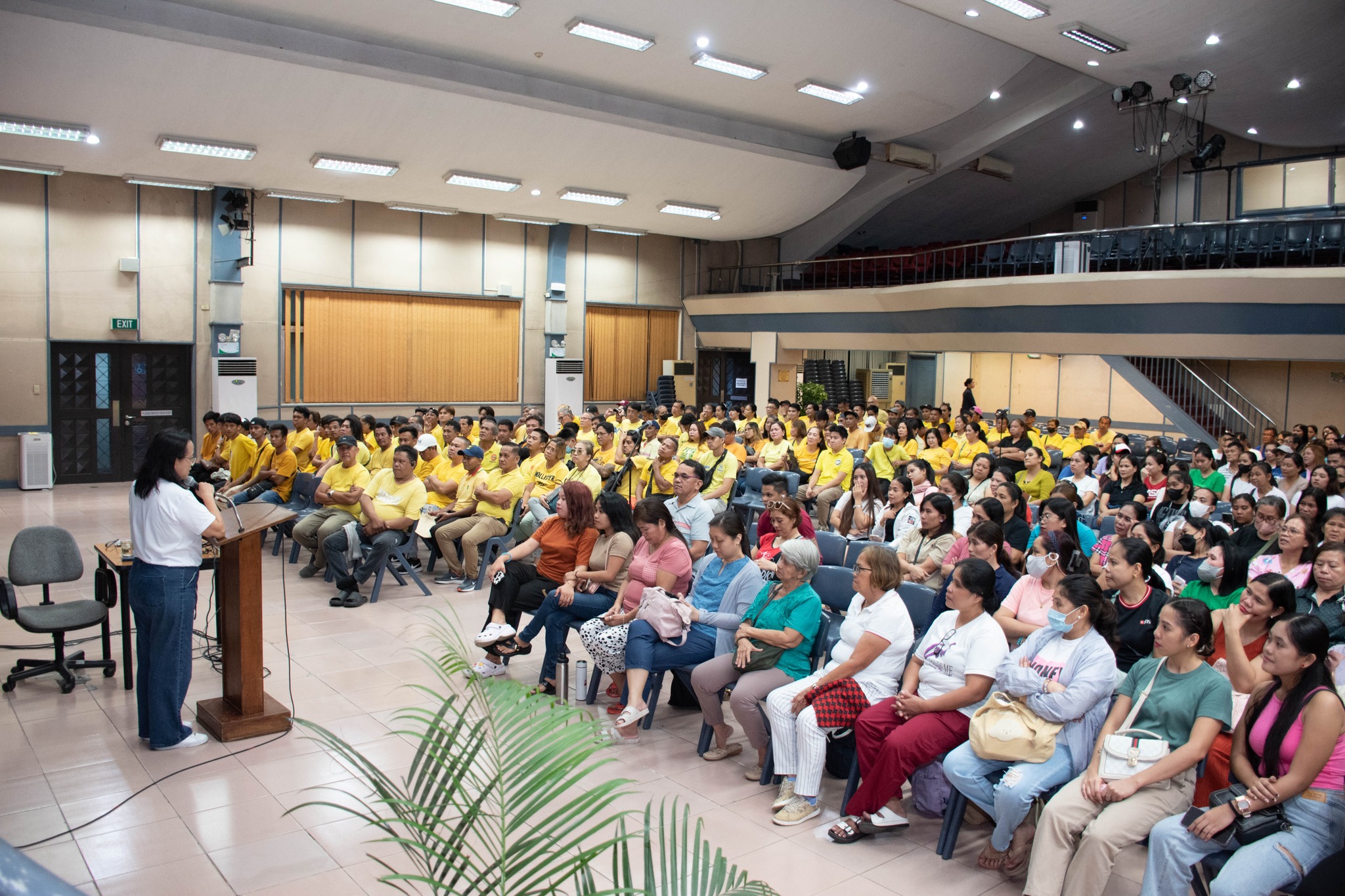 The session was attended by more than 200 yayas, bus drivers, bus mothers, and bus fathers.