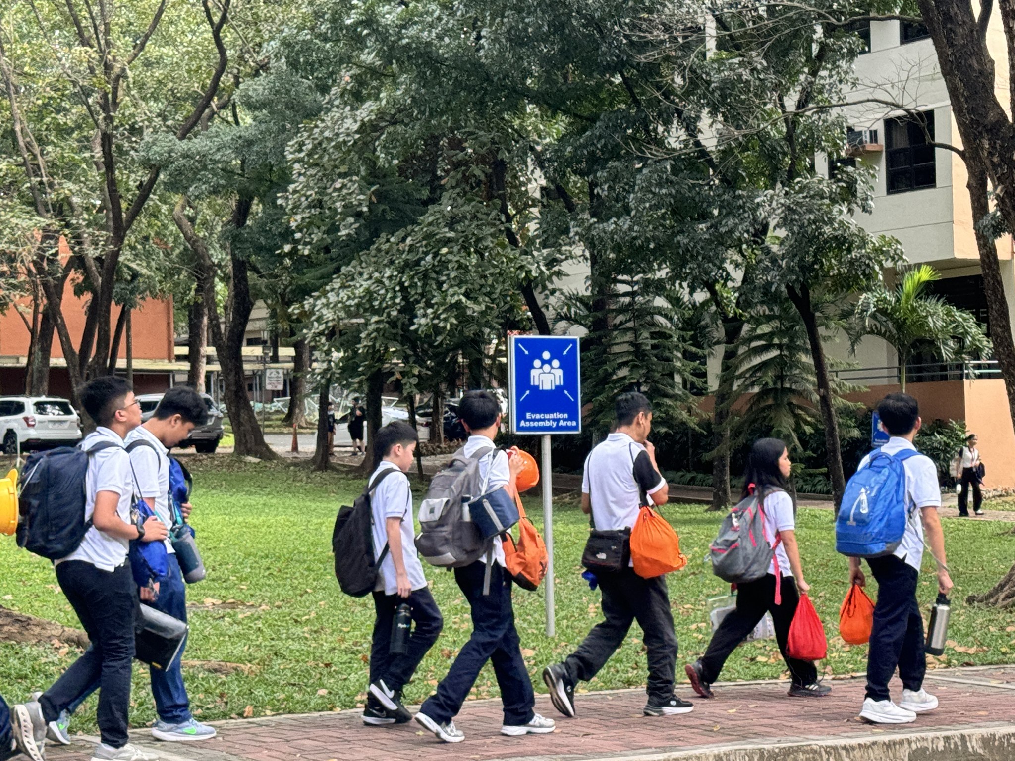 AJHS students vacating the campus for the shutdown drill