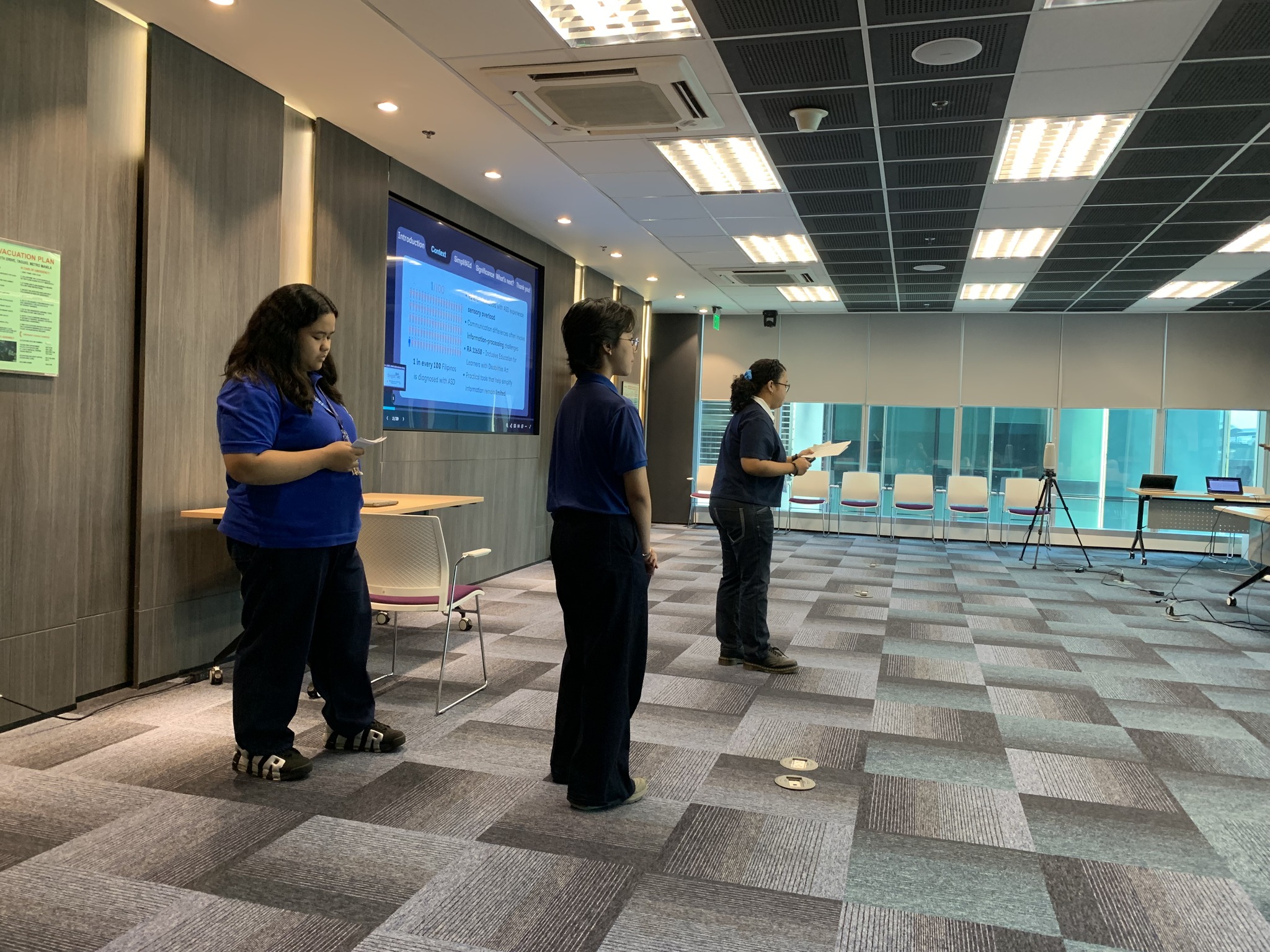 The Ateneans pitch their project