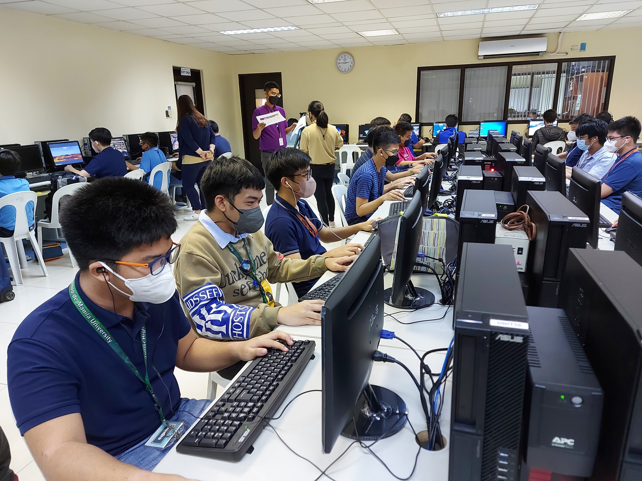 AJHS students playing “Frozen Planet II” 