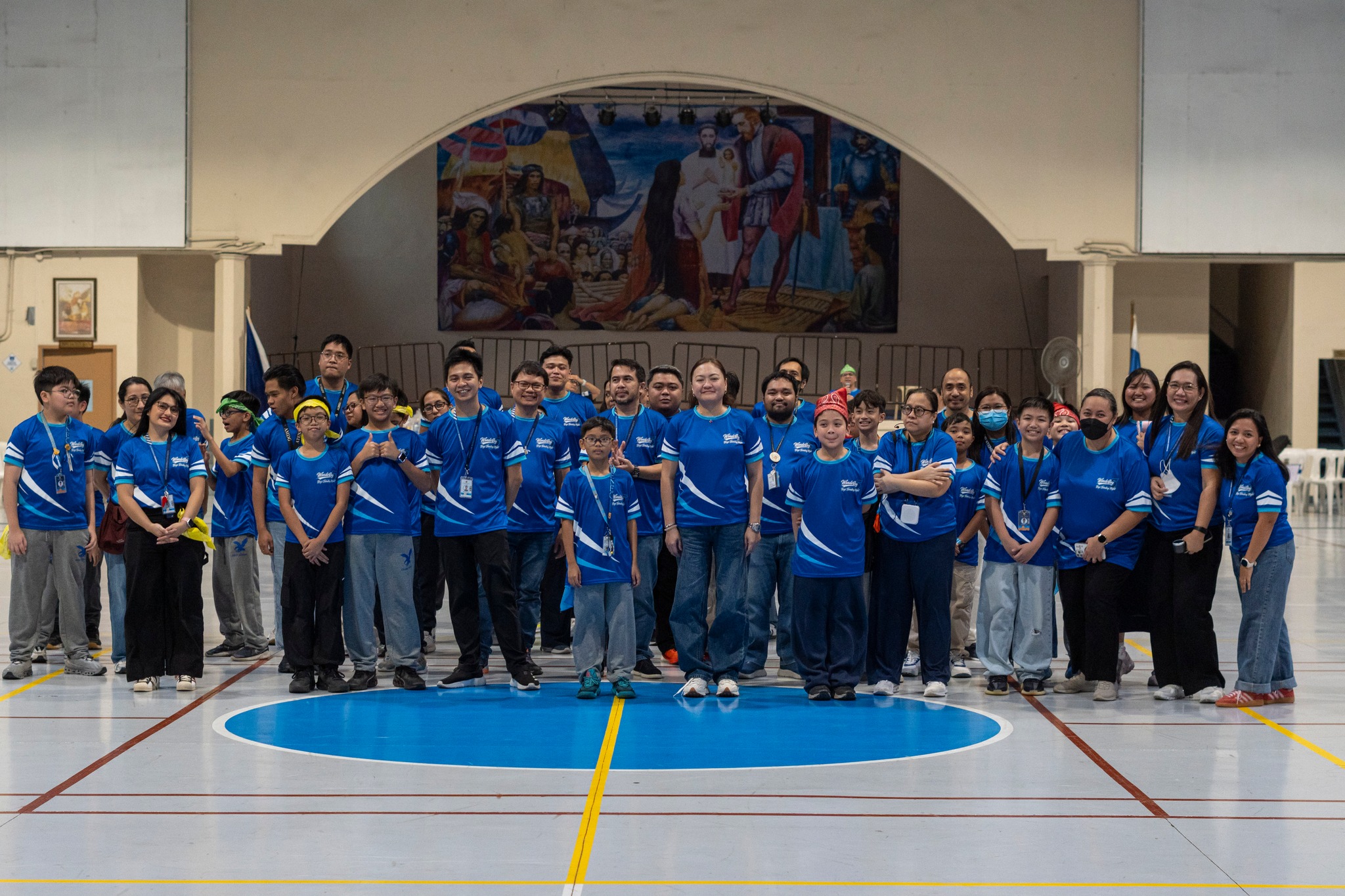 Grade 5 teachers and class presidents gather for a photo to remember this momentous night