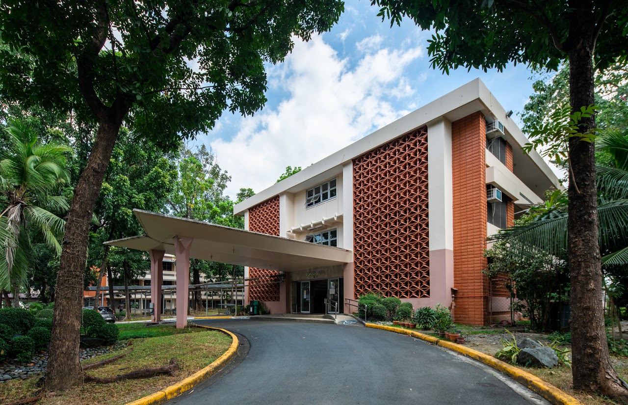 Eliazo Hall