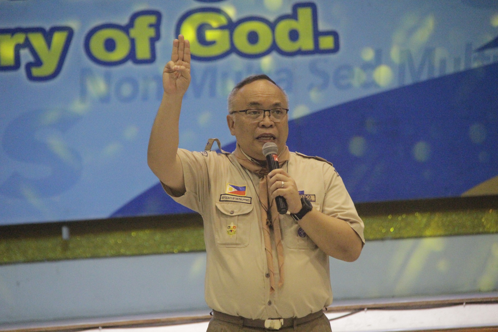 Fr Jonjee Sumpaico SJ welcomes participants to the first ever JSSN Camp 