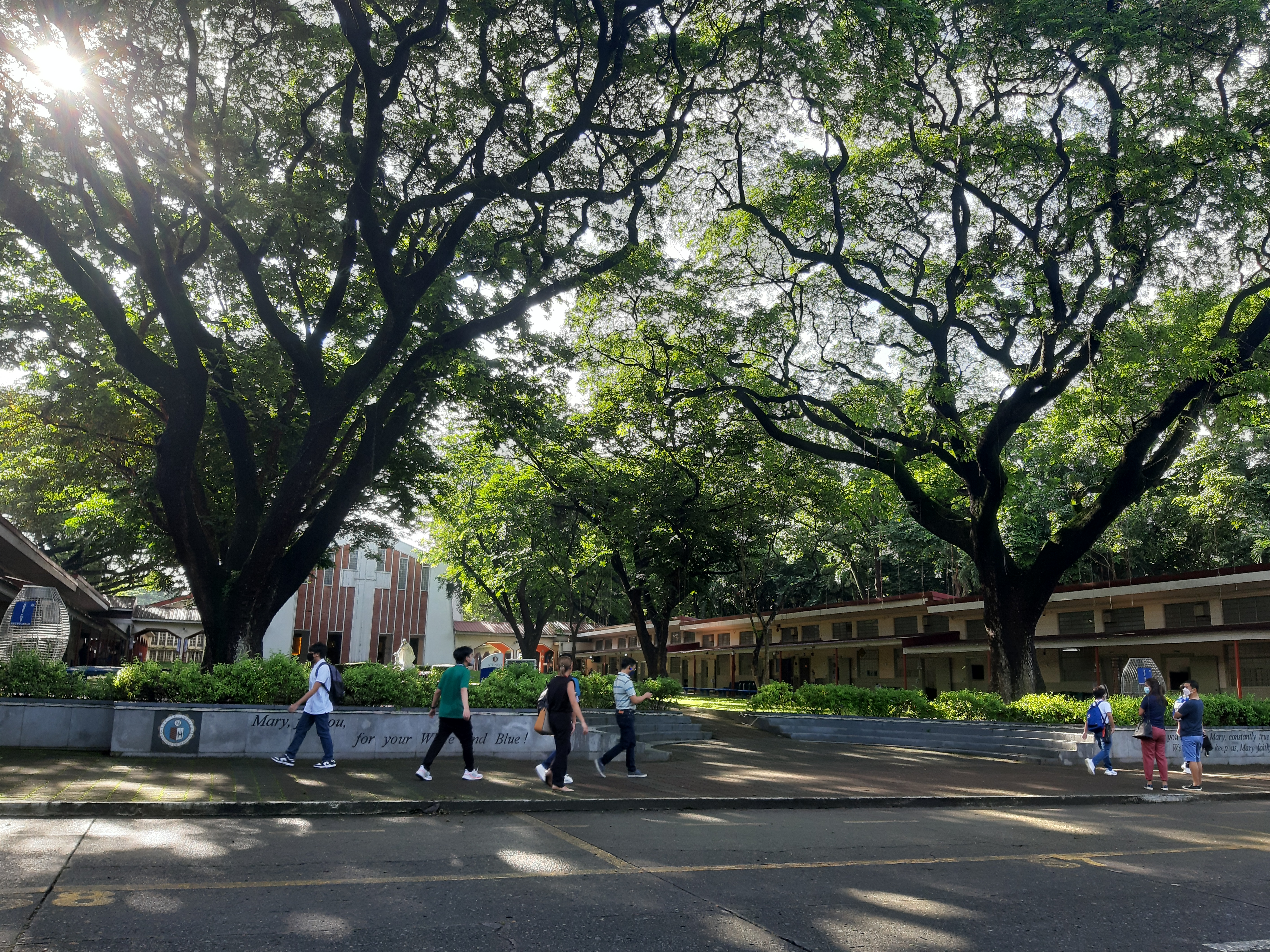 The Pamplona quadrangle a few minutes before the start of the MAGISing Mass at 8:00am on August 9, 2022