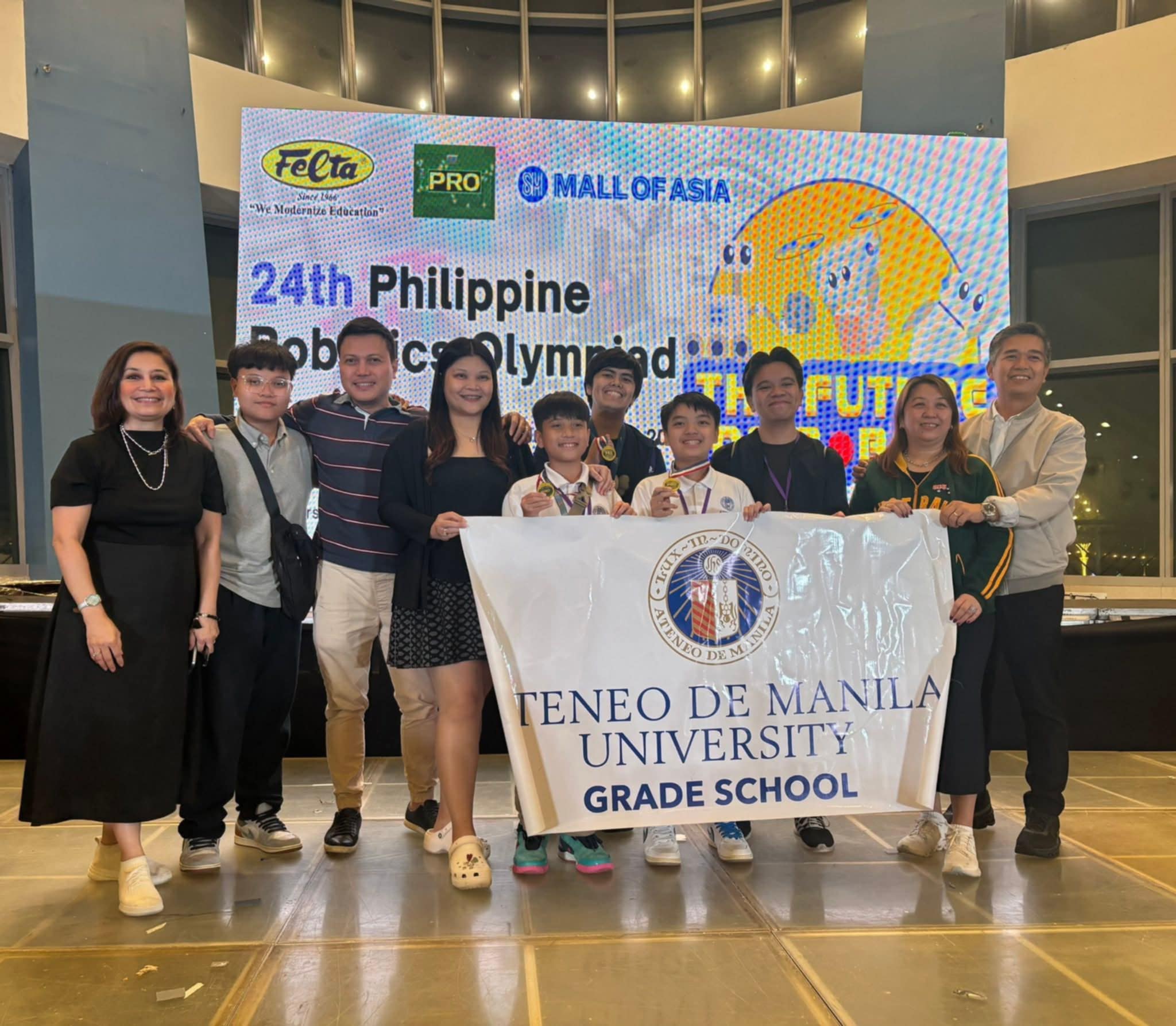 Ms. Mylene Abiva, Magnus Sanchez, Mr. Sanchez, Mrs. Sanchez, Matthias Joaquin Sanchez, Teacher-Coach Luis Aenlle, Miguel Ynigo Tipan, Teacher-Coach Cristian Ballena, Mrs. Tipan, Mr. Tipan