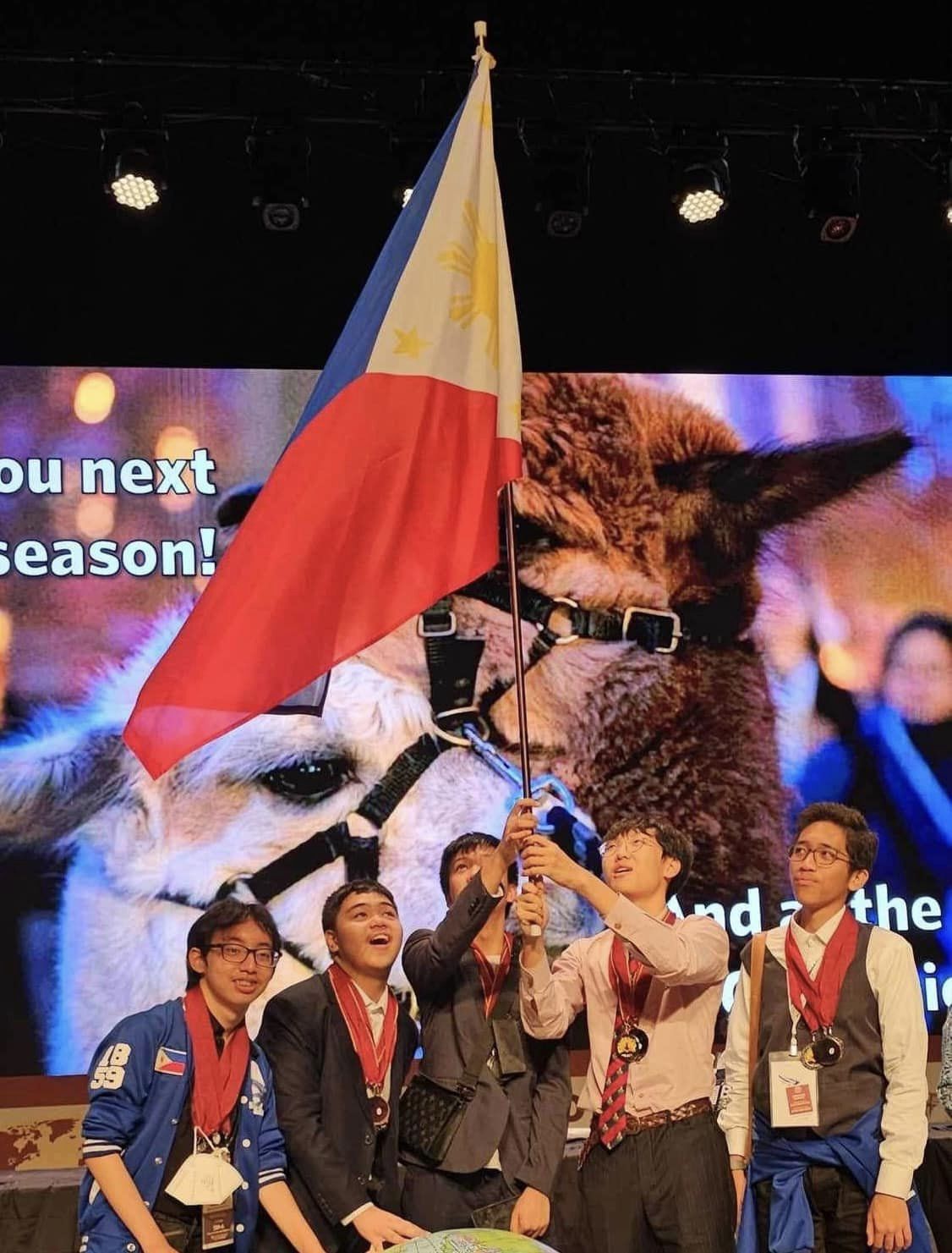 (L-R) Renzu Santos, EJ Porta, Jesu Manzano, Daniel Park, Sian Trasmontero 