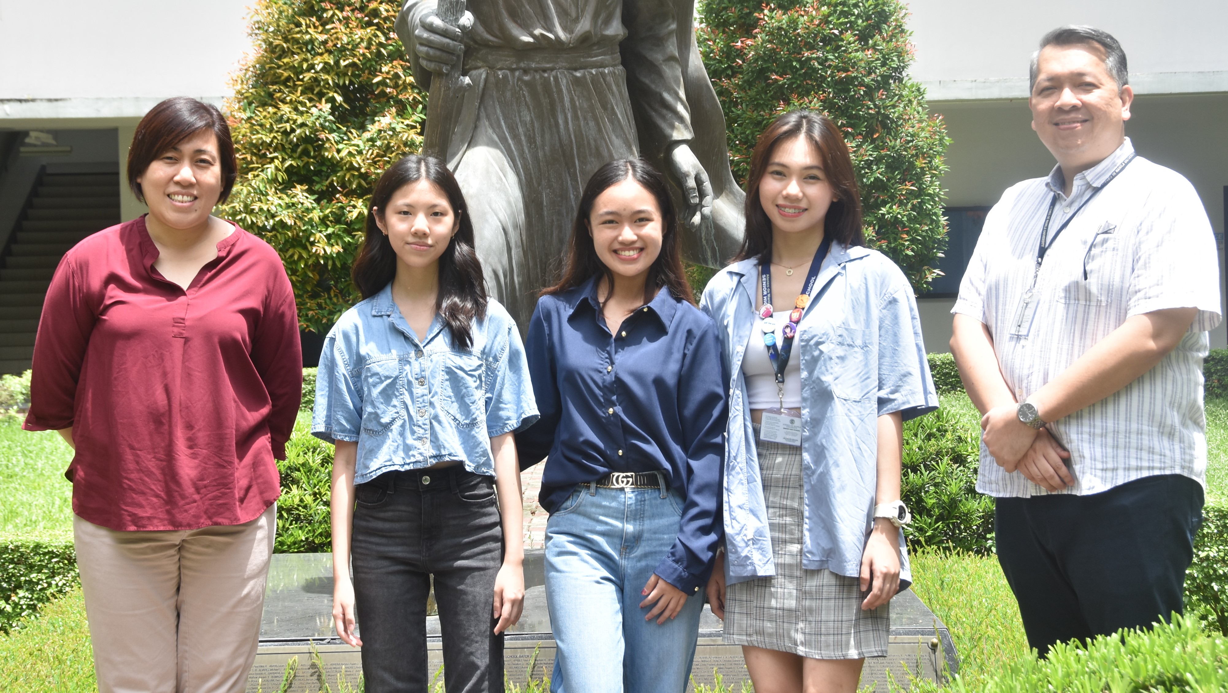 ASHS’ Top Ten Best Speakers of WSDL with administrators. From left: Jen Concepcion, Jasmin Ang, Daniella Barbacena, Aliah Garcia, Noel Miranda; not in photo: Sam Tango