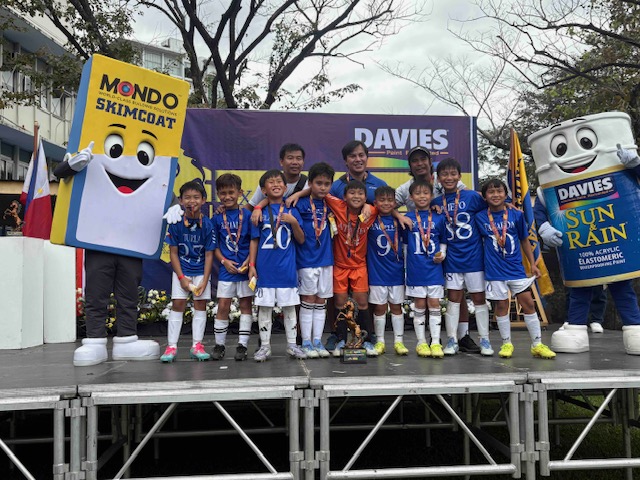From left: Jacob Turla, Daniel Adams, Joaquin dela Fuente, Alexander Adams, Paco Molina, Knox Angeles, Arby Soller, Andres Prieto, Diego Tagarda