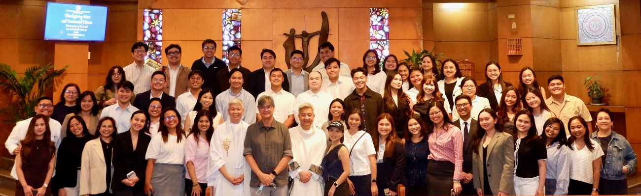 The 2025 ALS Bar Passers with University and ALS administrators and faculty, following the Thanksgiving Mass