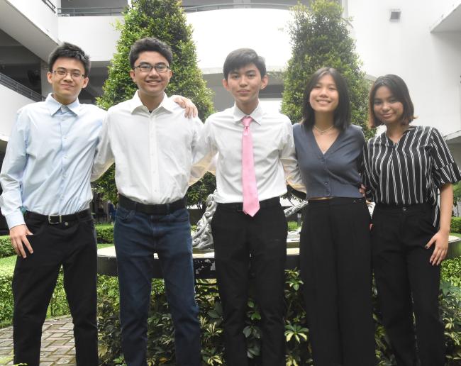 (L-R) Joaquin Sinjian, Manuel Rosario, Zaq Ponce, Zoe Panganiban, Elyssa Castro