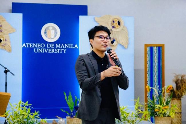 Mr Steve Chaves conducting the proposal drafting writeshop