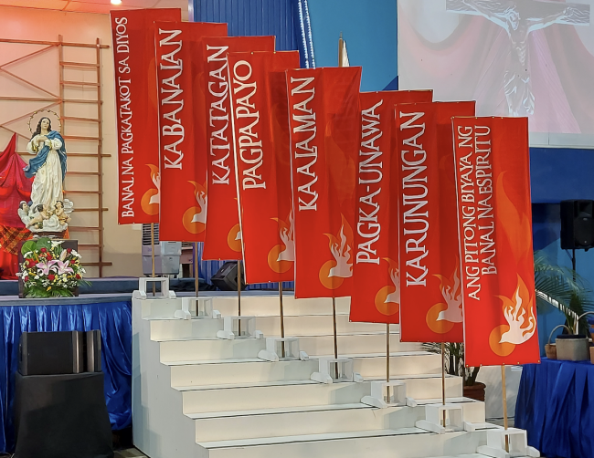 The gifts of the Holy Spirit in Filipino 