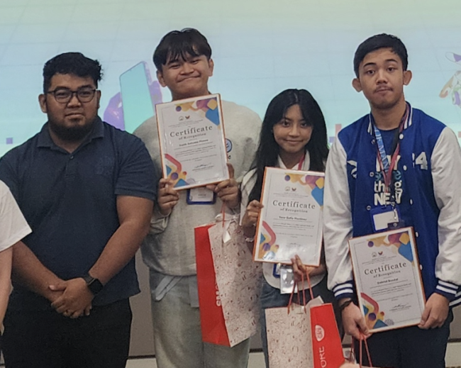 (L-R) Arvin Joseph Villamil, Antonio Pintes, Yana Martinez, Ghab Bondal  