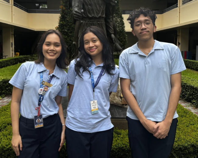 DSAP novice champions Yanny Valera, Chloe Magsalin, Sian Trasmontero