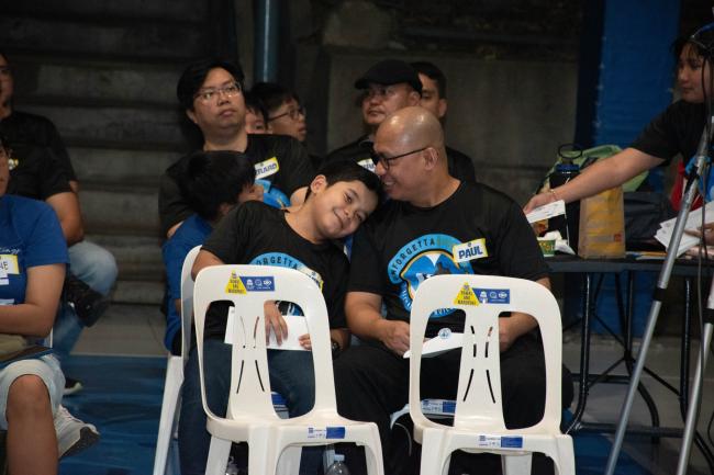 A touching moment from the “Unforgettaboy5” Bonding Night 