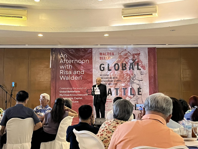 Ateneo de Manila University alumnus Walden Bello launches his autobiography ‘Global Battlefields: My Close Encounters with Dictatorship, Capital, Empire, and Love’ with Risa Hontiveros and batchmates