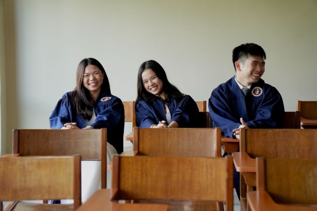 Ateneo BS ITE Students