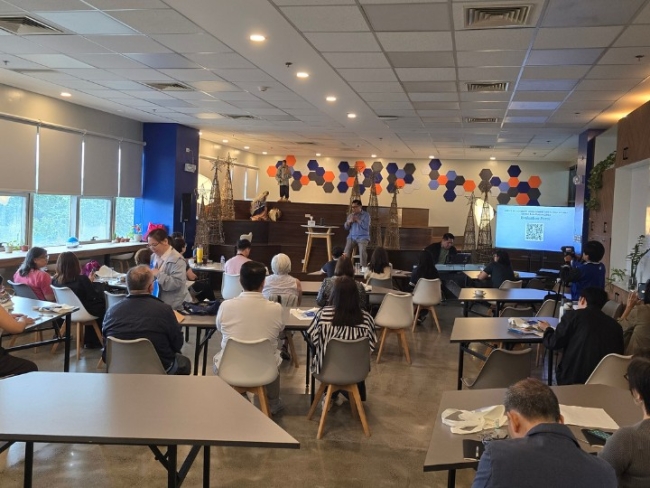 On December 13, 2025, the Ateneo community gathered at The Hive, Areté, for an Ignatian Advent recollection titled "Manatili Ka: A Morning of Prayer and Song.”