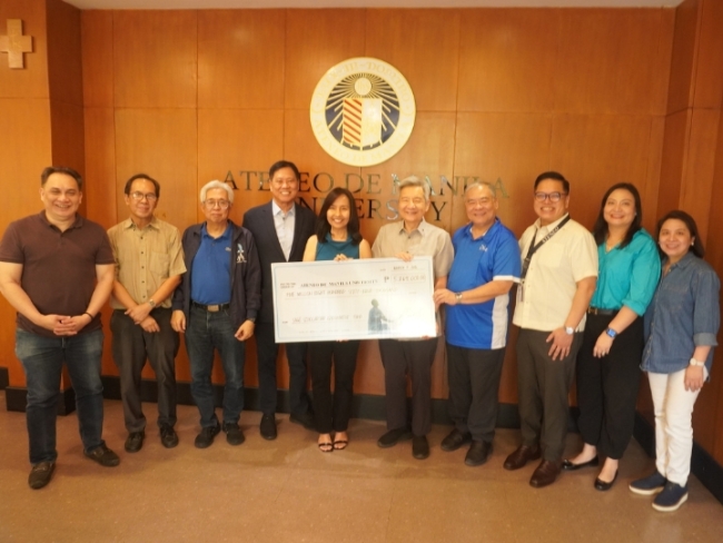 The Samahan ng mga Atenistang Graduate ng Economics and Management Economics (SAGE) representatives turned over their gift to establish the SAGE Scholarship Endowment Fund. The occasion was marked by signing a Memorandum of Agreement (MOA) on 05 March 2026, at the Ateneo de Manila University.